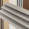 Λεπτομέρεια πηχακίων τοίχου PVC Riga Grey με ημιανάγλυφη επιφάνεια